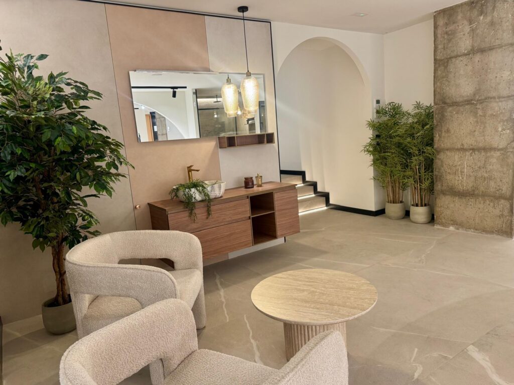 TENDENZZIA GRAN VIA INTERIOR ENTRADA