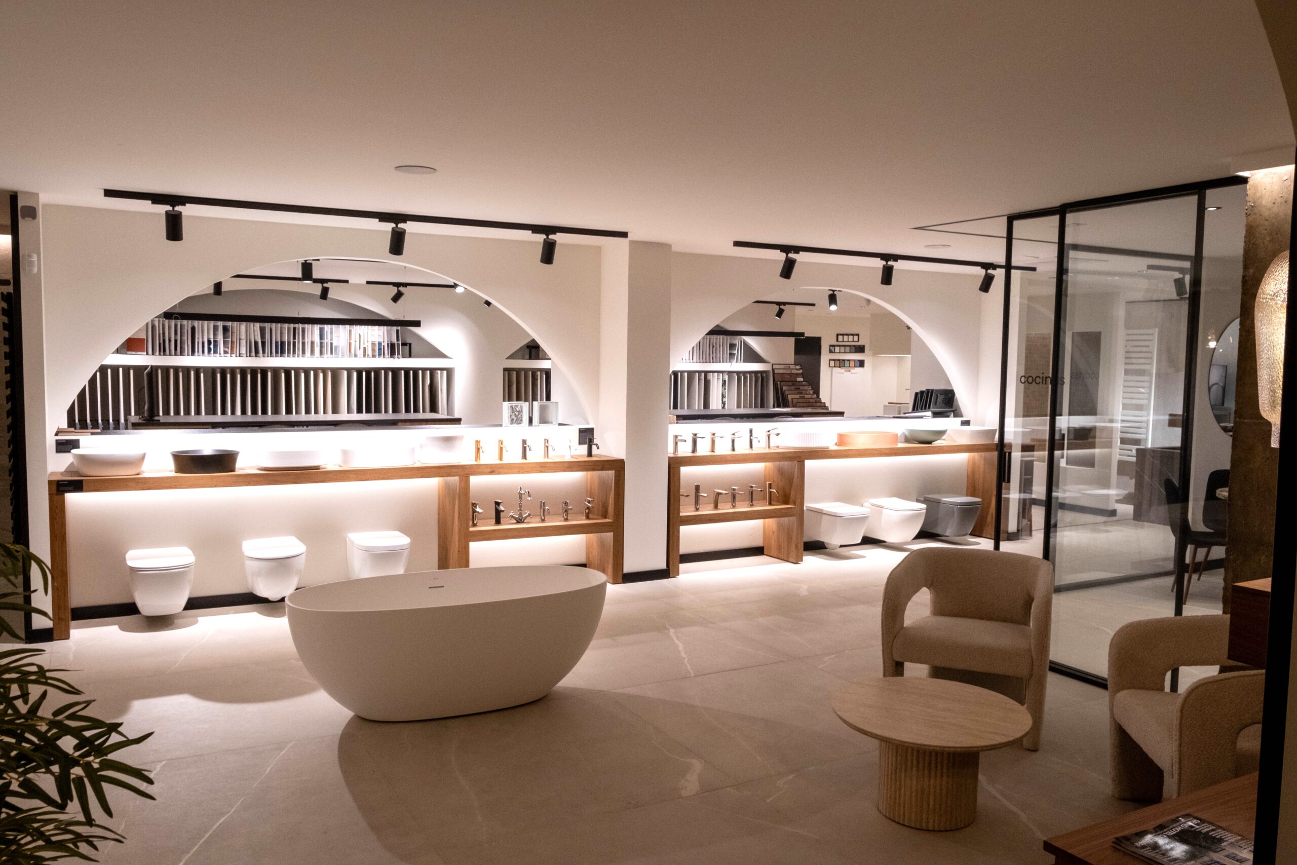 SHOWROOM ZONA ARCOS_01